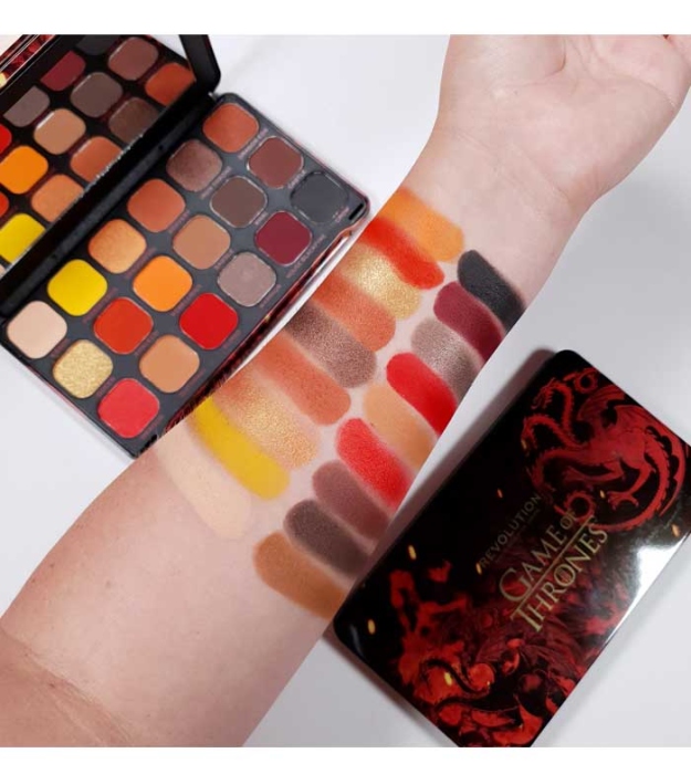 Makeup Revolution, Forever Flawless - Fire
 رفليوشن، فور ايفر فلوليس اي شدو - فاير
